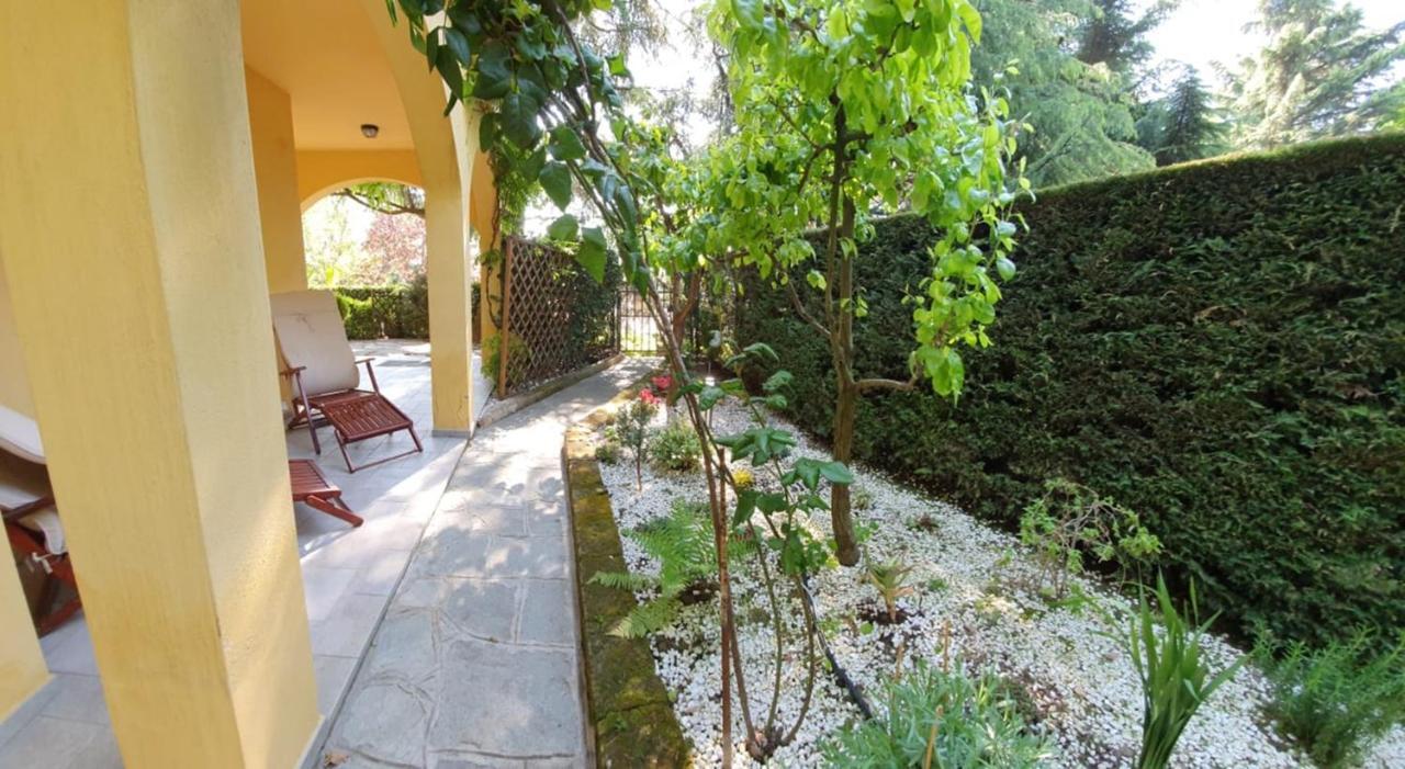 Rose'S Garden - Zona Tranquilla - Vicino Torino Apartment Pino Torinese Exterior photo